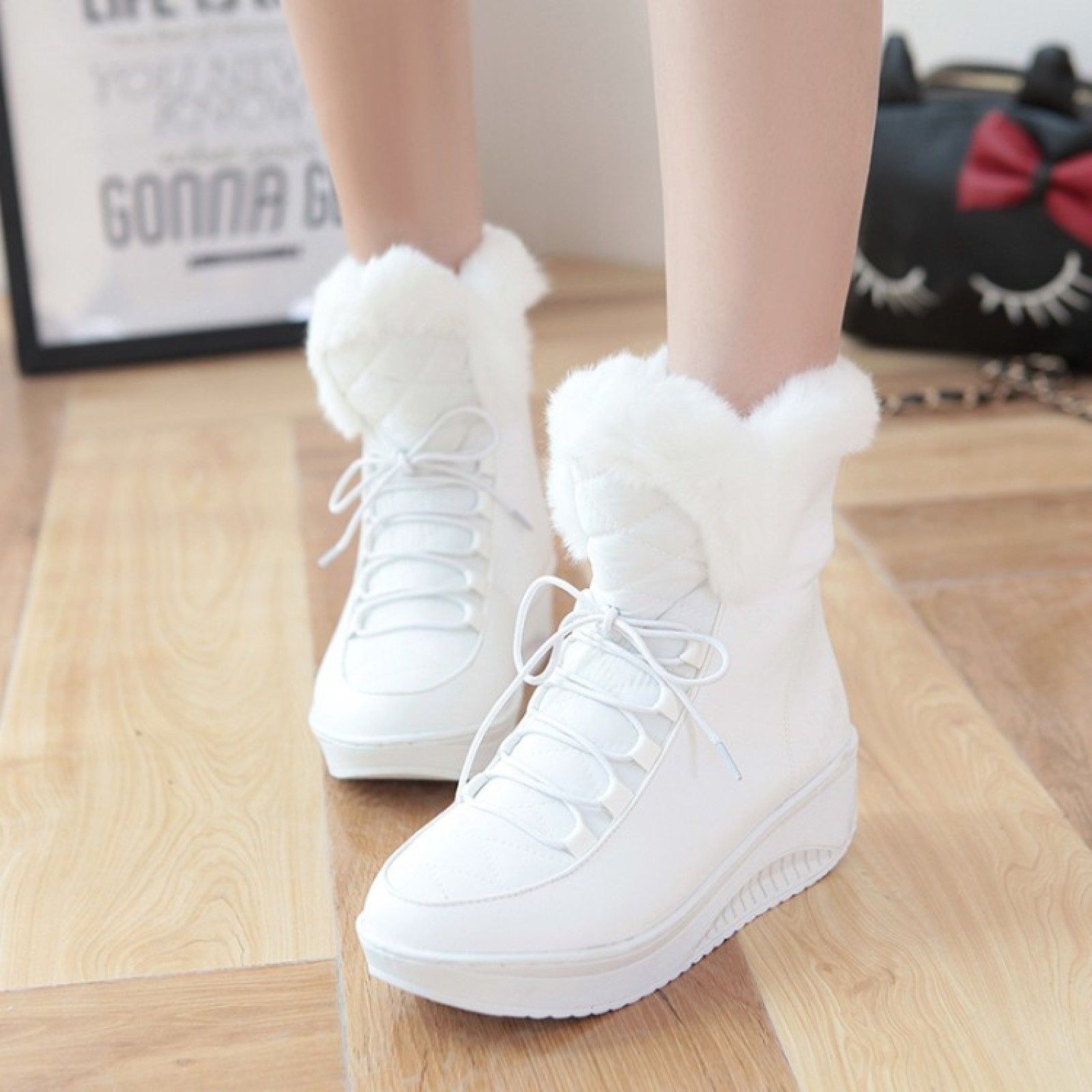 белые ботинки фото