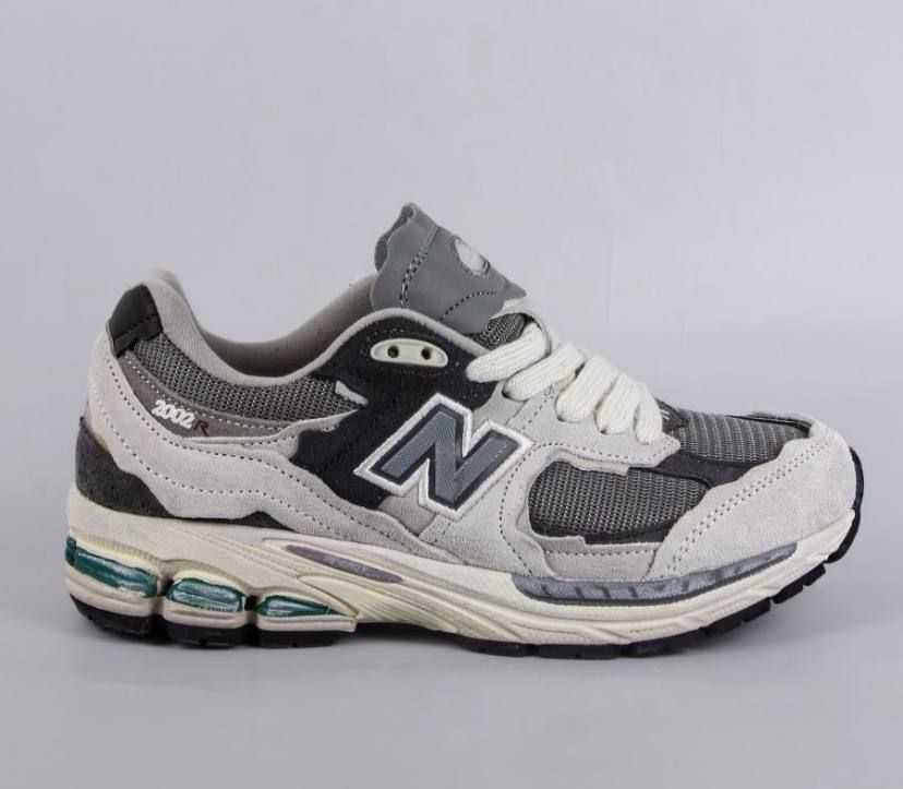 New Balance 2002r Protection Pack Rain cloud.