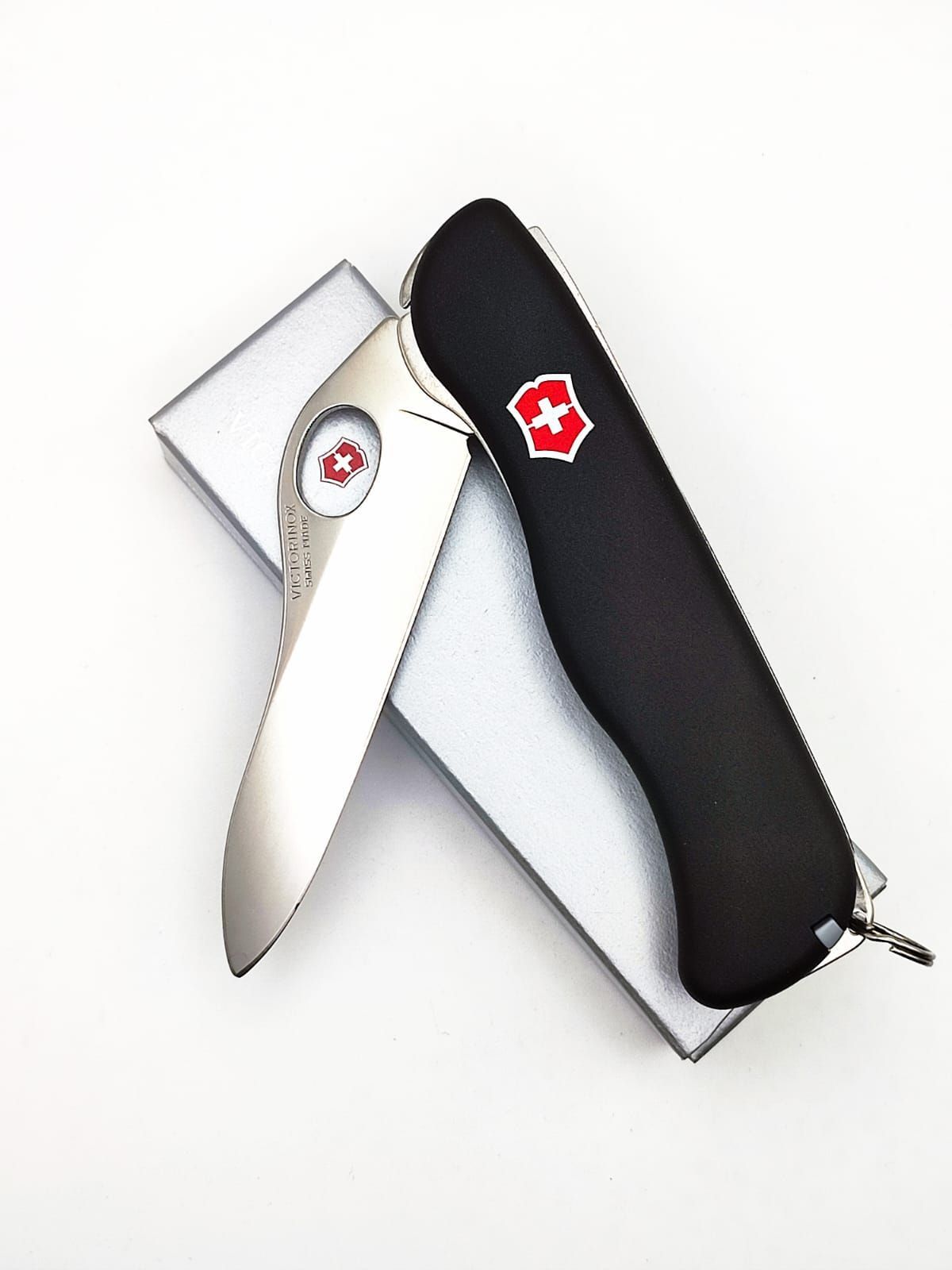 8413. 8483. 8413. 3). Victorinox sentinel (0.