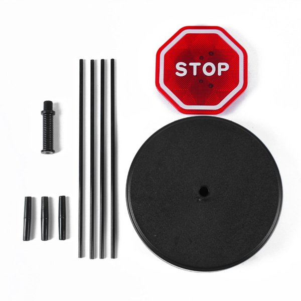 Мигающий световой индикатор автоматической остановки парковки в гараже ...