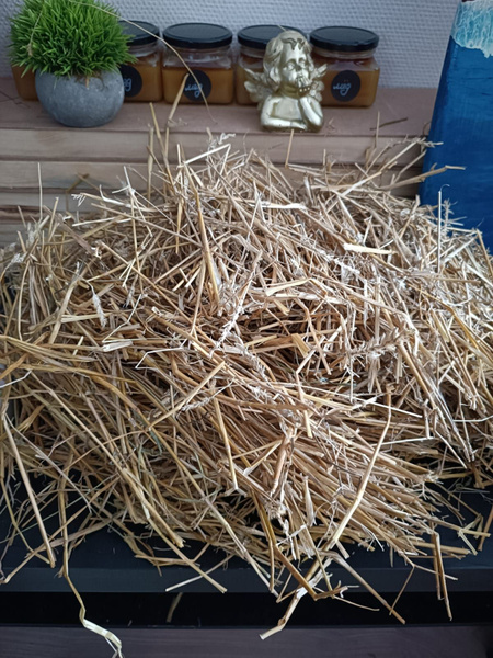 Солома пшеничная 2 кг - купить с доставкой по выгодным ценам в интернет ...