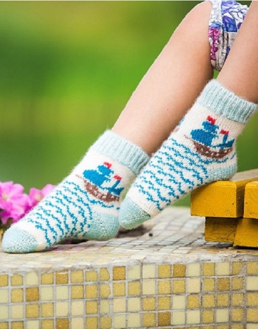Носки для детей. Шерстяные носки фото. Бабушкина носки. Работы фотографов товары детские носки. Игра бабушкины носки