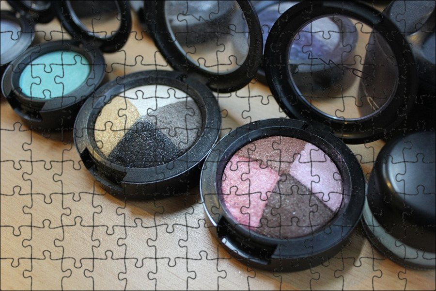 Bright тени для век