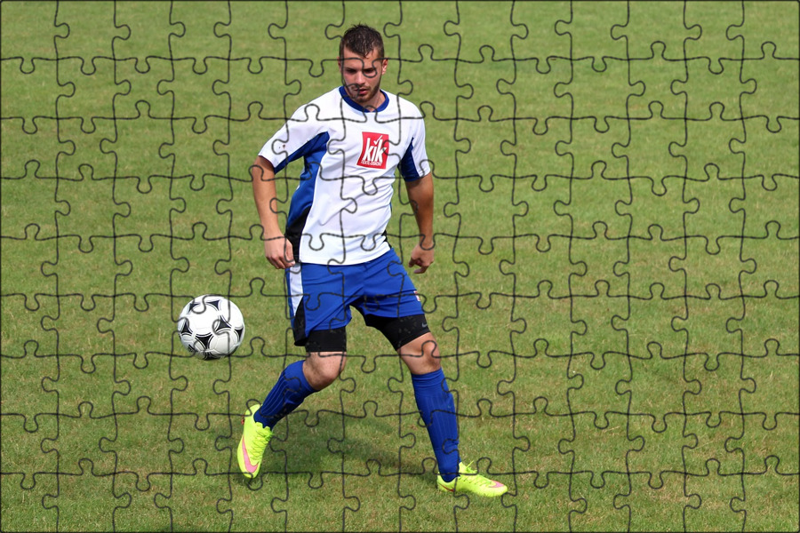 Футболист на прозрачном фоне. Footballer. Азар геншин. Робин ван перси футболист. Футбольные игроки.