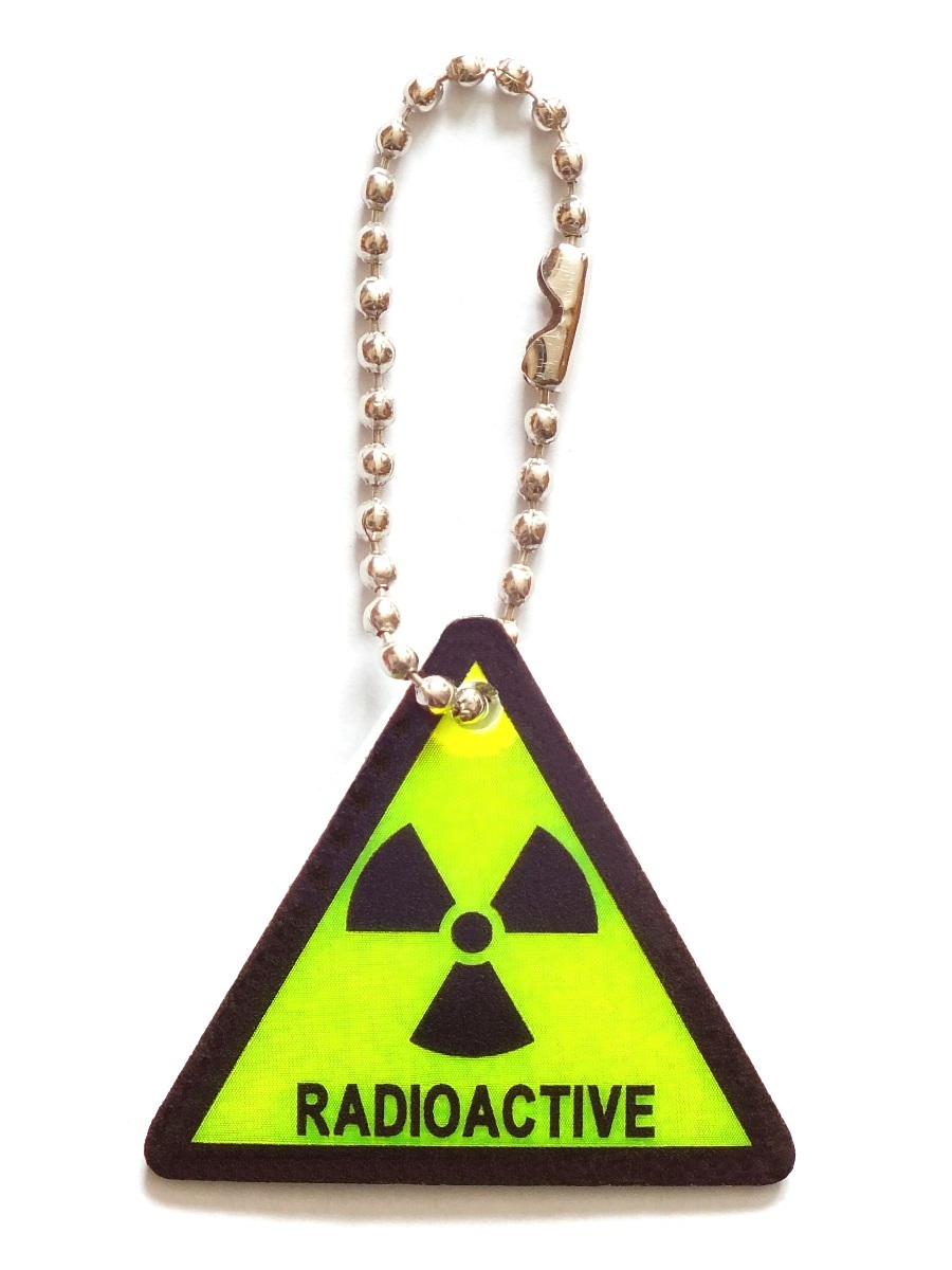 Светоотражающийбрелокнацепочке"Radioactive"-знакРадиоактивность