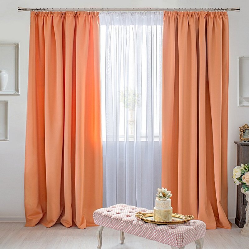 Стены персикового цвета какие шторы подобрать фото