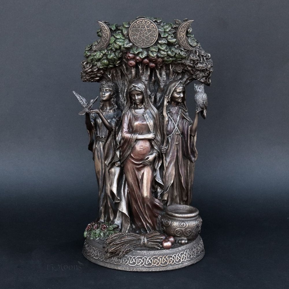 Триединая богиня статуэтка