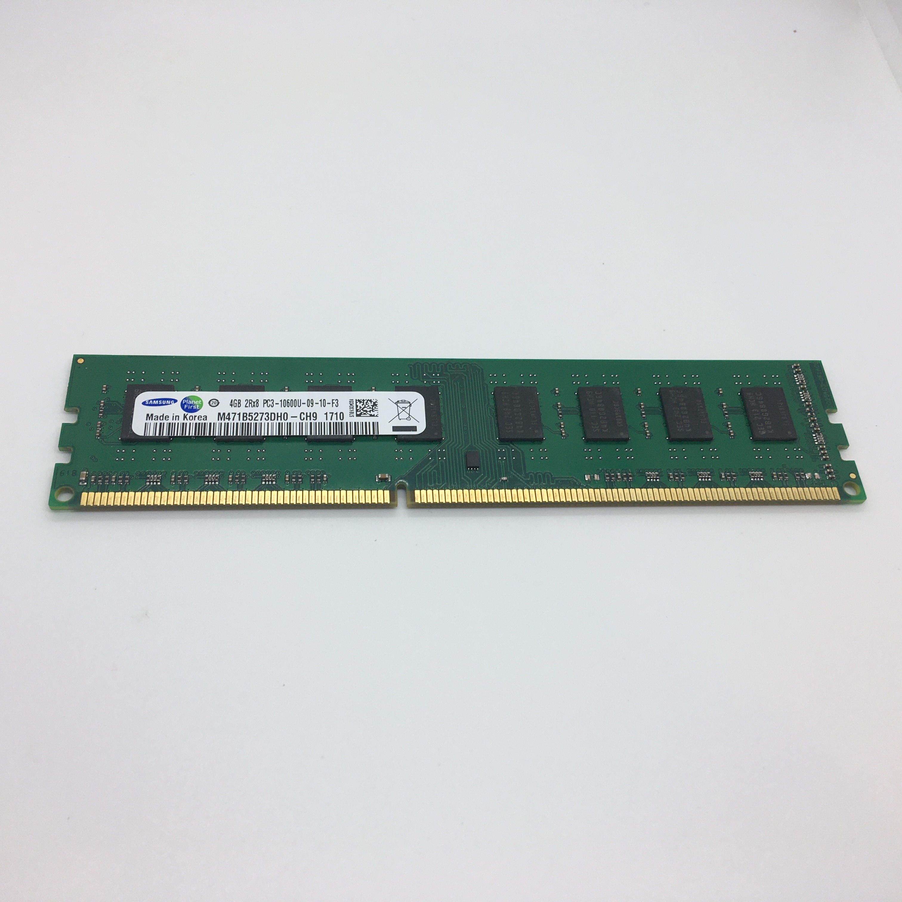 SamsungОперативнаяпамятьDDR34ГБ1333MHzDIMMPC3-10600U1x4ГБ(M471B5273DH0.)