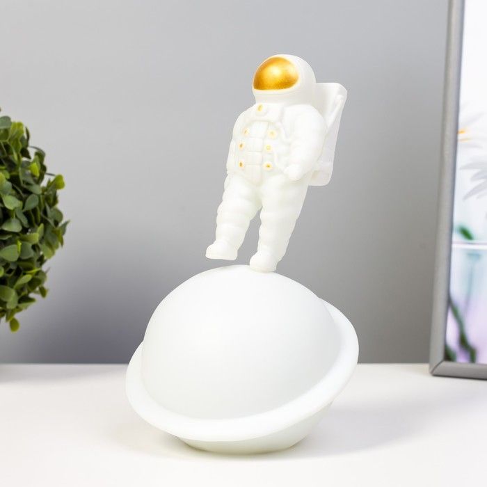 Ночник космонавт Ozon