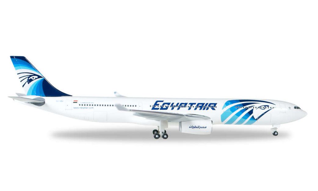 Egyptair купить билет. А330-300 EGYPTAIR. Airbus 330-300 EGYPTAIR. Airbus а330-300 Egypt Air. Модель самолета Airbus a330-300 1:100.