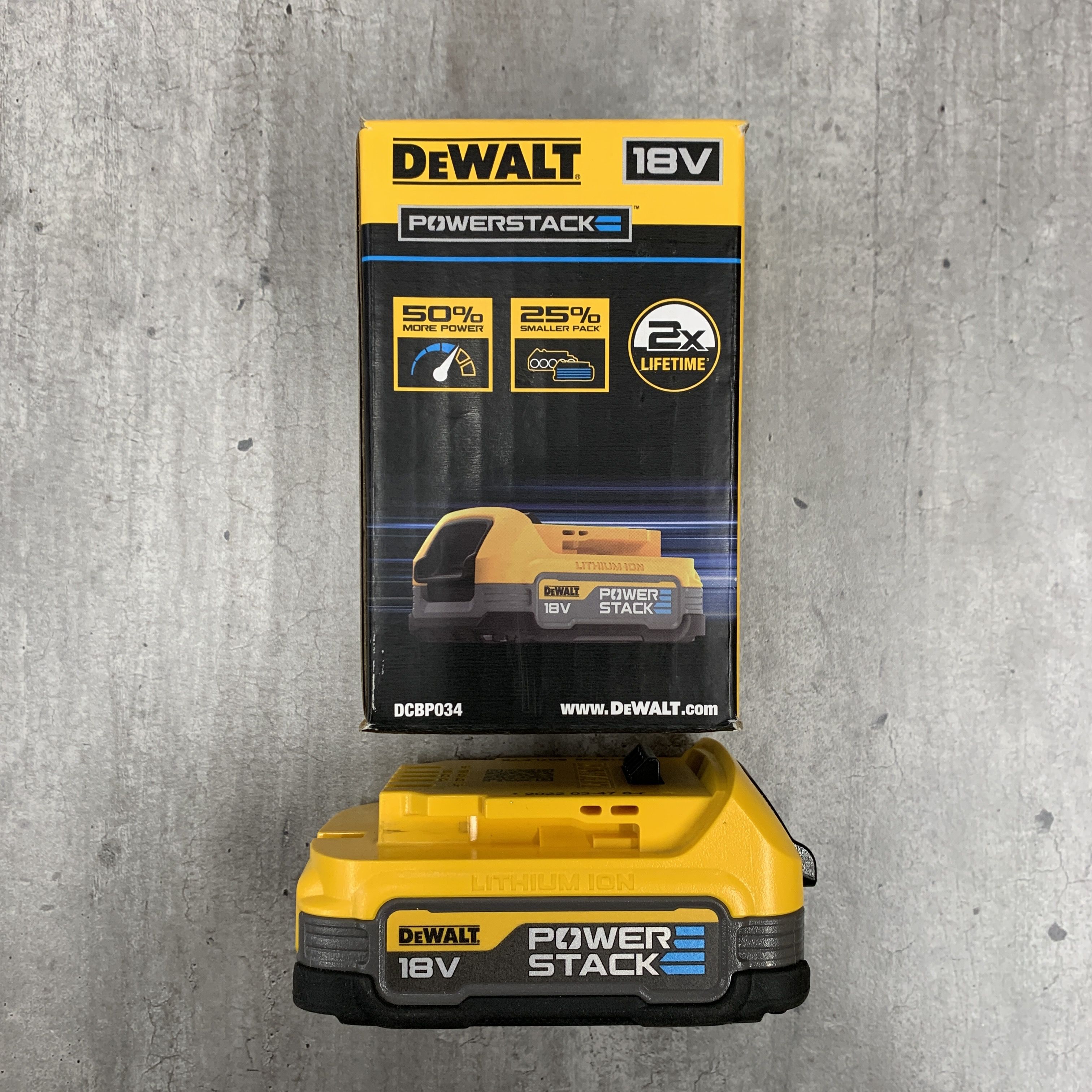 Dewalt power stack. DEWALT dcbp034. Аккумулятор ДЕВОЛТ 18 вольт. Аккумулятор DEWALT Power Stack. DEWALT POWERSTACK 1,7.