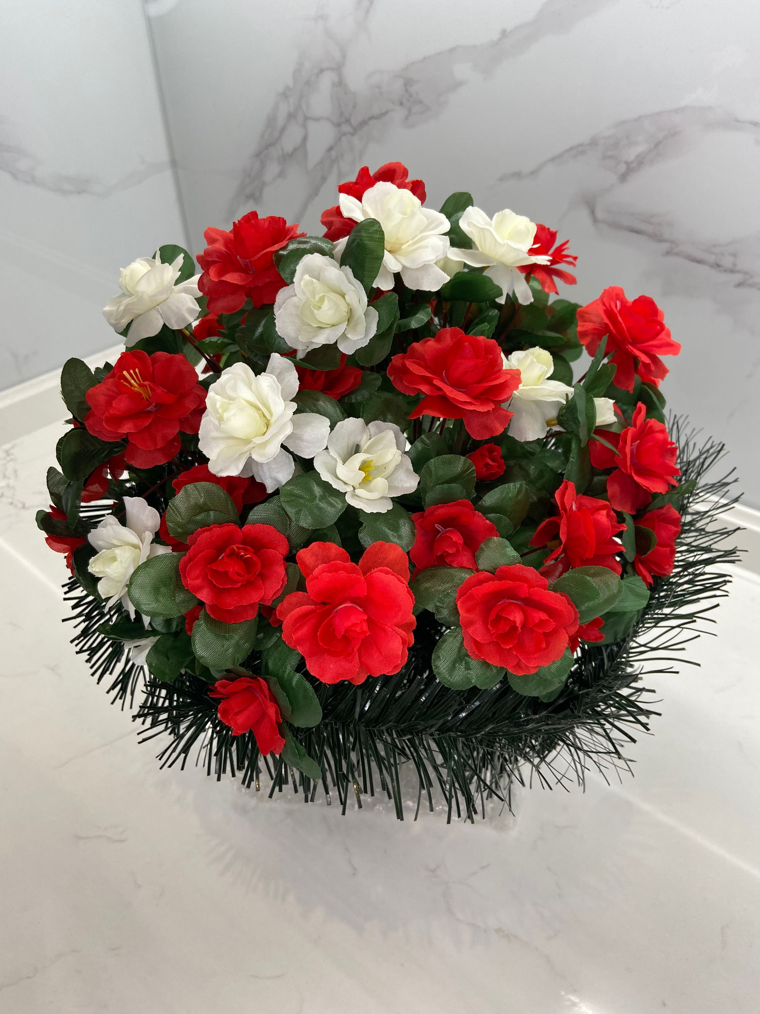 Живые Цветы На Кладбище Купить