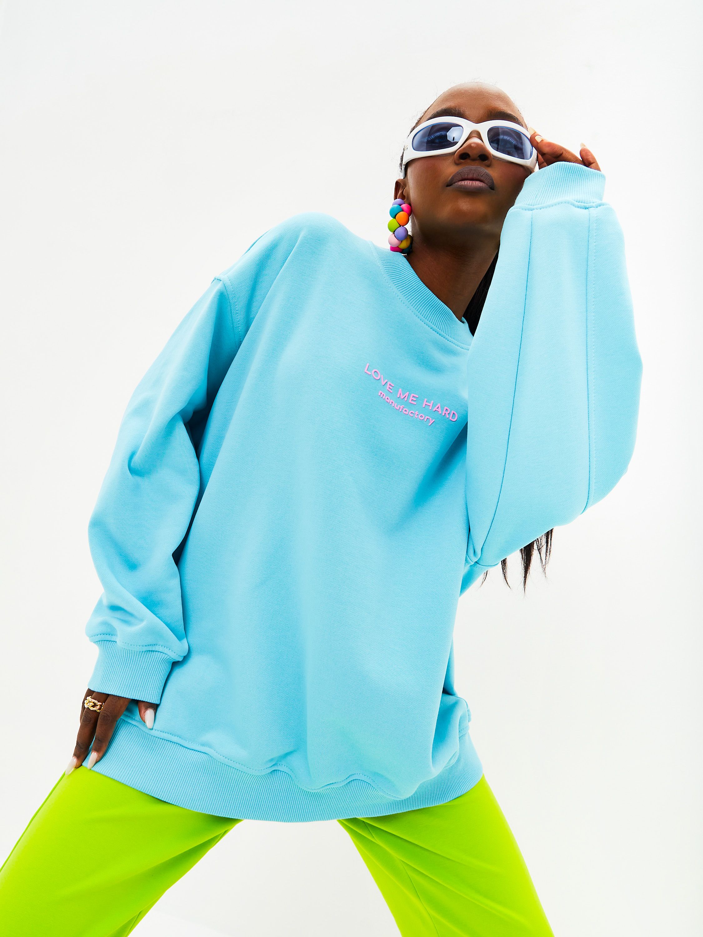 Свитшот LOVE ME HARD oversize