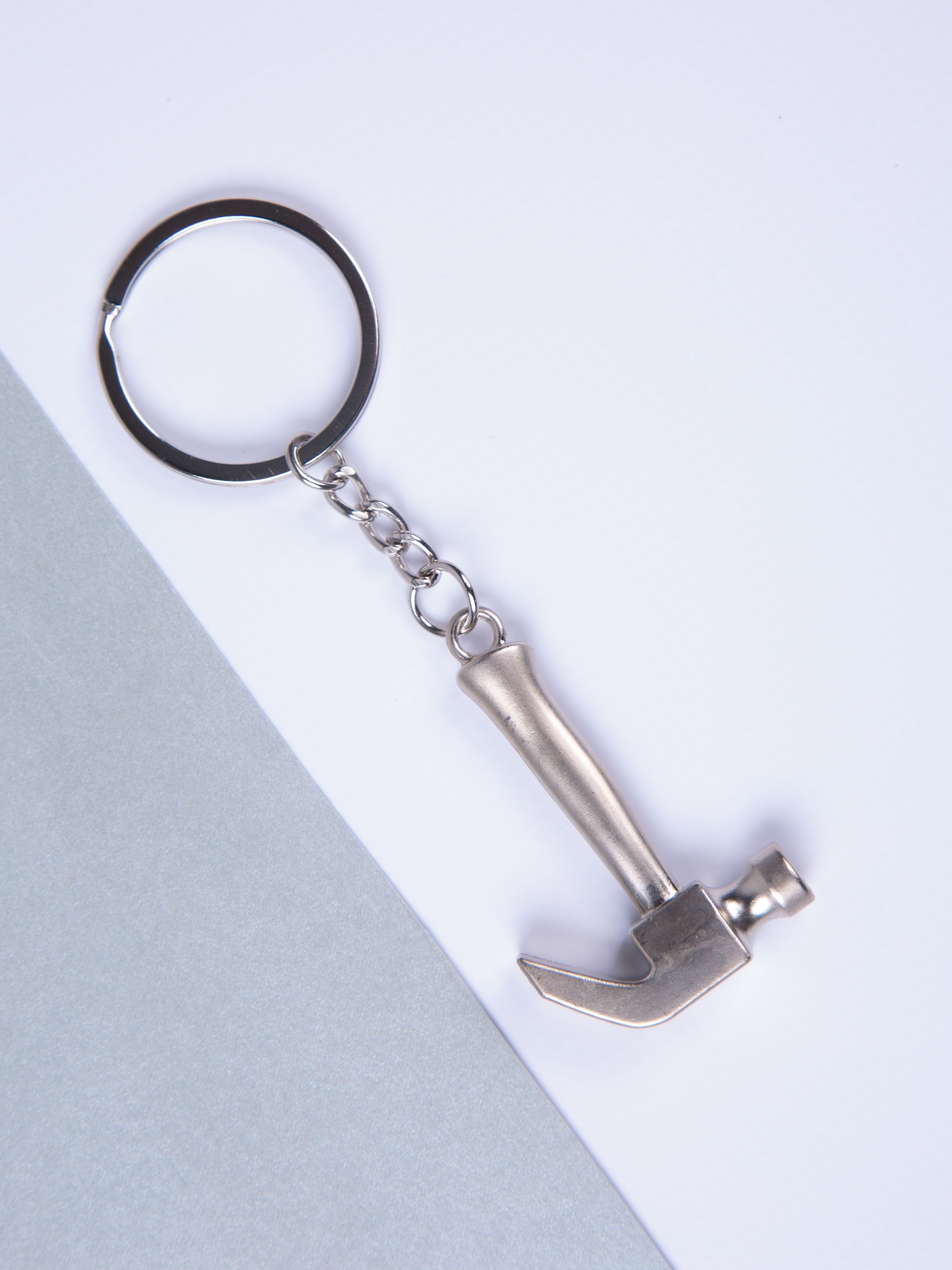 брелок в виде инструмента. брелок молоток для ключей. брелок молоточек. брелок молоток. брелок металлический.