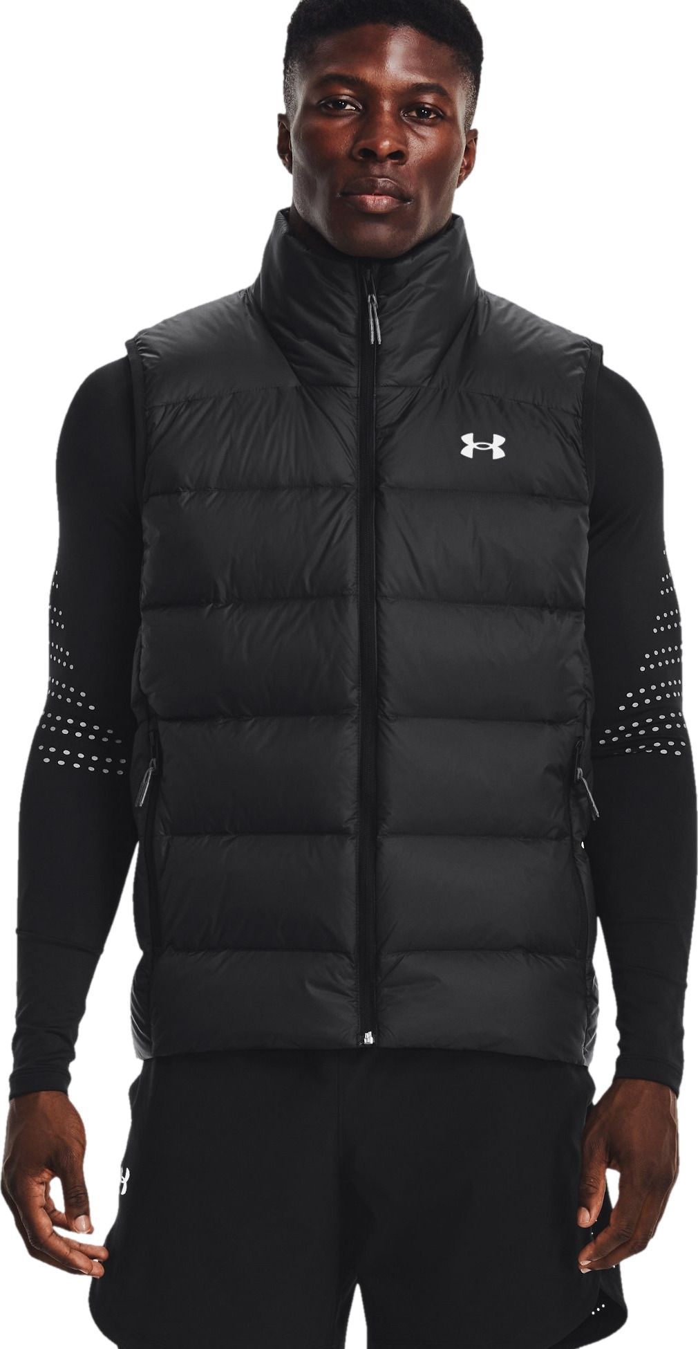 Жилет under armour. Жилетка under Armour. Волейбольная безрукавка. Жилет скалолаза. Under Armour кто носит.