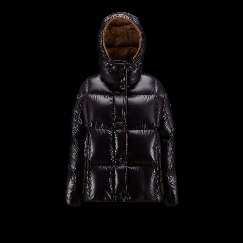 Монклер страна производитель. Пуховик moncler parana. куртка moncler parana. монклер парана пуховик. куртка монклер белая.