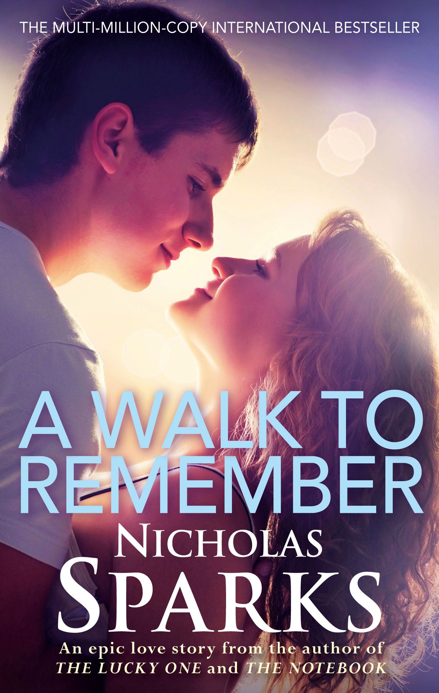 Николас Спаркс a walk to remember. Спеши любить Николас Спаркс книга. Николас Спаркс спеши любить на английском. Книга спеши любить Николас.