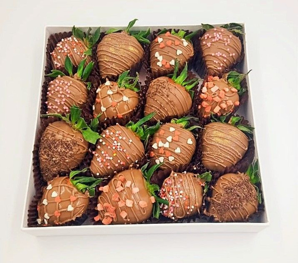 Клубника в бельгийским шоколаде Callebaut - купить с доставкой по ...