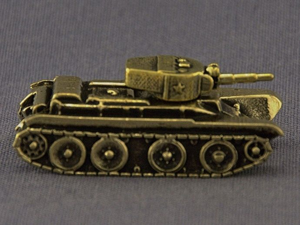 01555 1/35 Сборная модель Советский танк Т-62 ERA (Mod.1962)