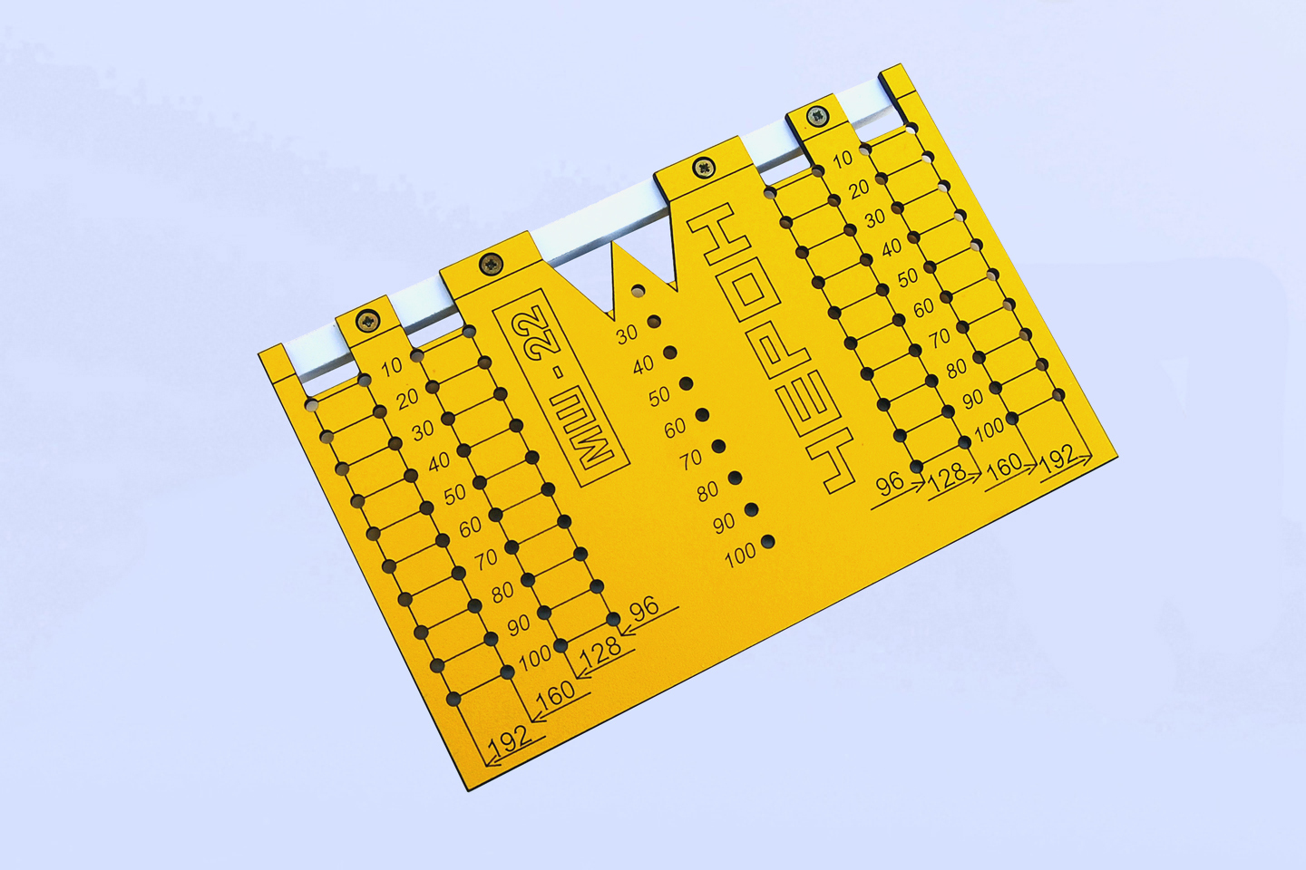 Линейка для разметки отверстий в мебели