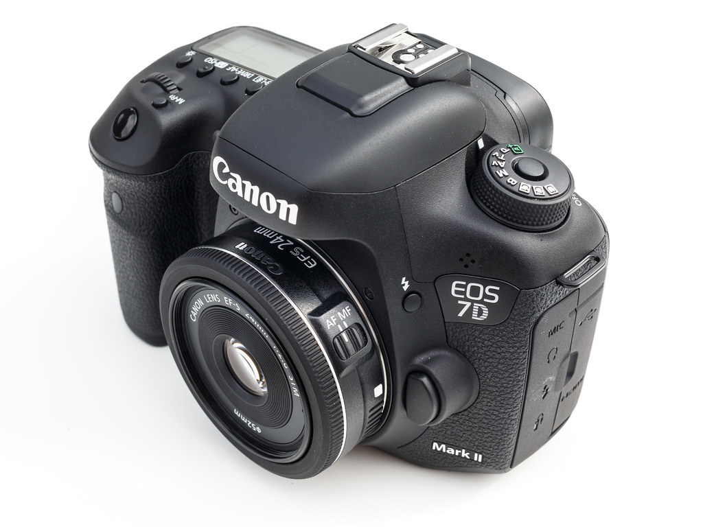 Canon 24mm stm примеры фото Зеркальный фотоаппарат Canon 7D mark II - купить по низкой цене в интернет-магаз