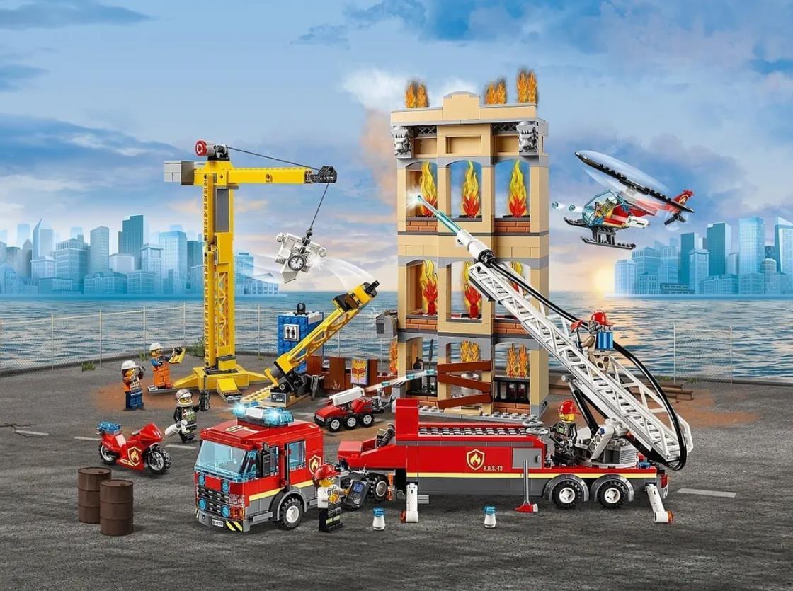 Сити пожарная. Конструктор LEGO City 60216 Центральная пожарная станция. Лего Сити пожарная 60216. LEGO City пожарная станция 60216. Лего Сити пожарная станция 60216.