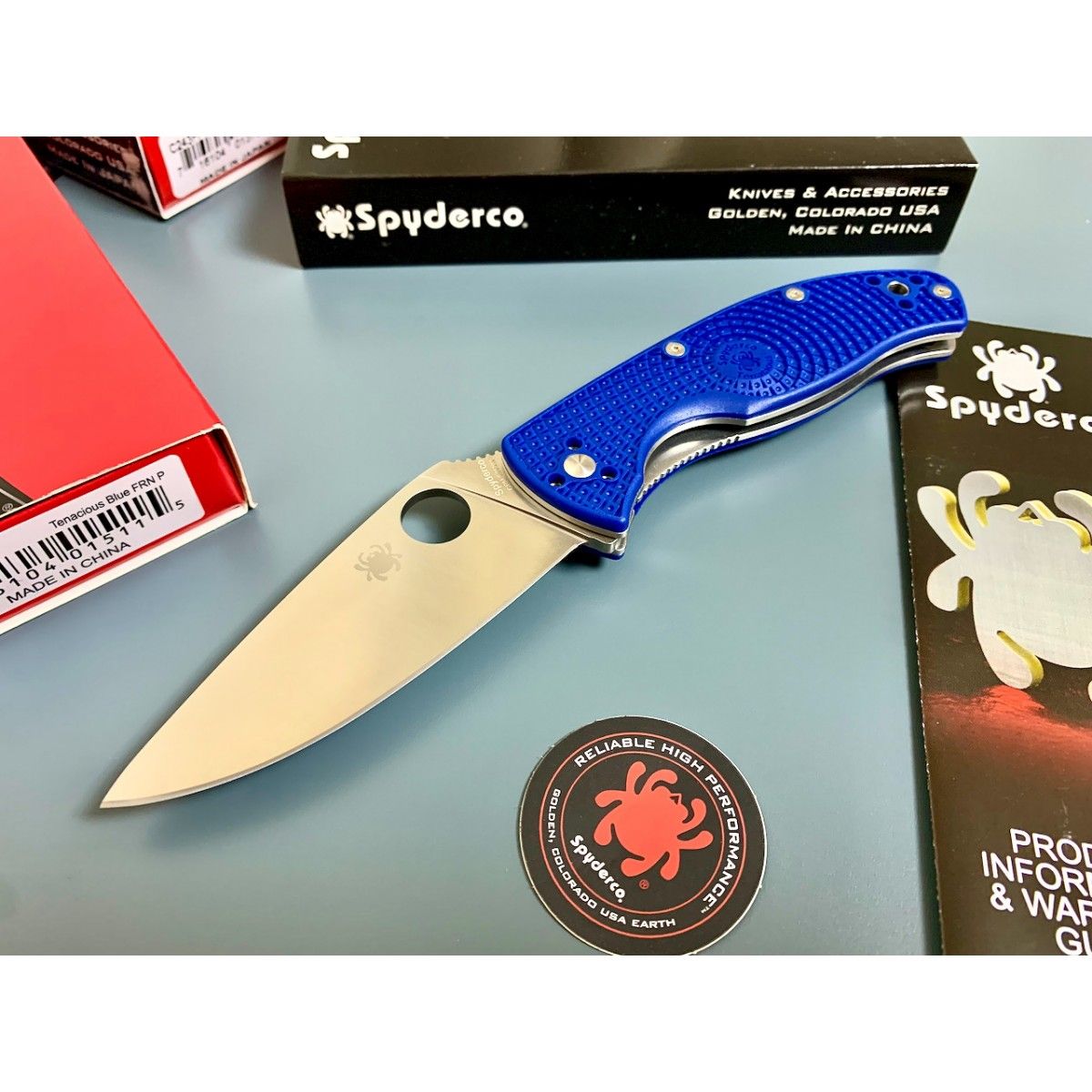 Нож складной Spyderco C122PBL Tenacious, S35VN Blade, Blue FRN Handle