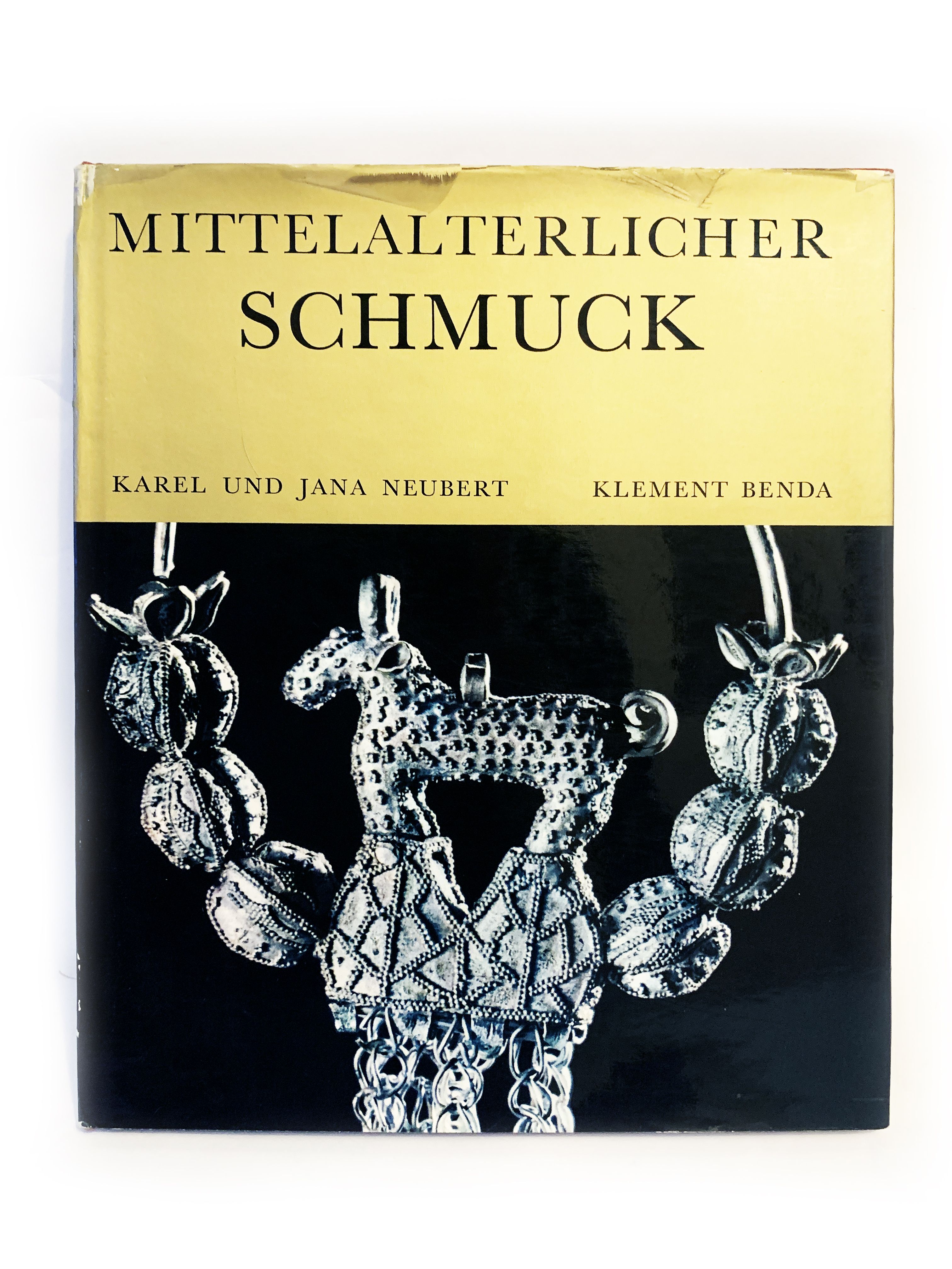 Mittelalterlicher Schmuck. Альбом на немецком языке. Артия | Benda Klement  - купить с доставкой по выгодным ценам в интернет-магазине OZON (835033832)