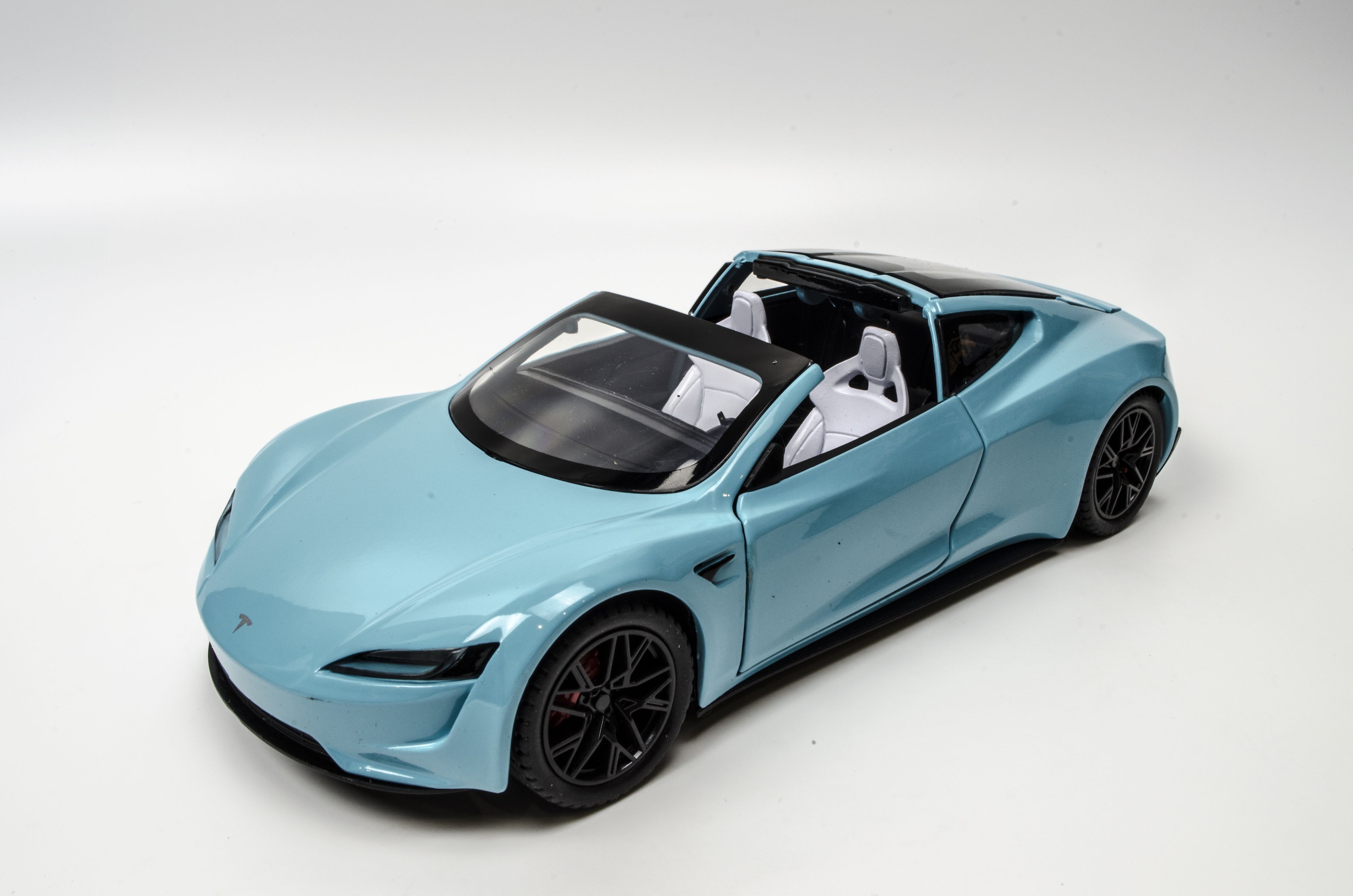 Коллекционная масштабная модель Tesla Roadster 1:24 (металл,свет,звук) -  купить с доставкой по выгодным ценам в интернет-магазине OZON (1364751538)