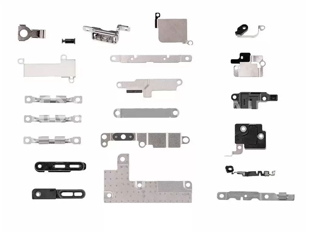 Запчасти на айфон 7. Комплект креплений платы айфон 7 плюс. Комплект креплений платы iphone 8 Plus. Прижимные пластины iphone 8 Plus. Пластина прижимная iphone 6s.