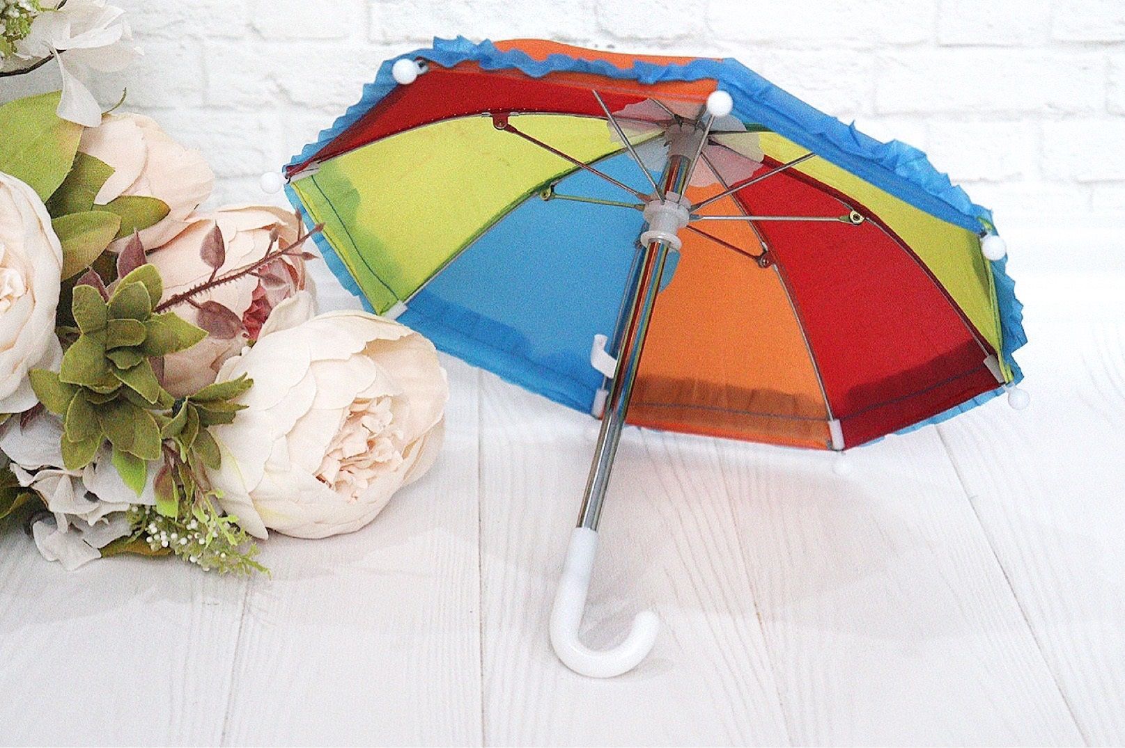 Зонтик для куклы. Разноцветные зонтики. Кукольные зонтики. Зонтик для кукол. Молочный зонтик для куклы.