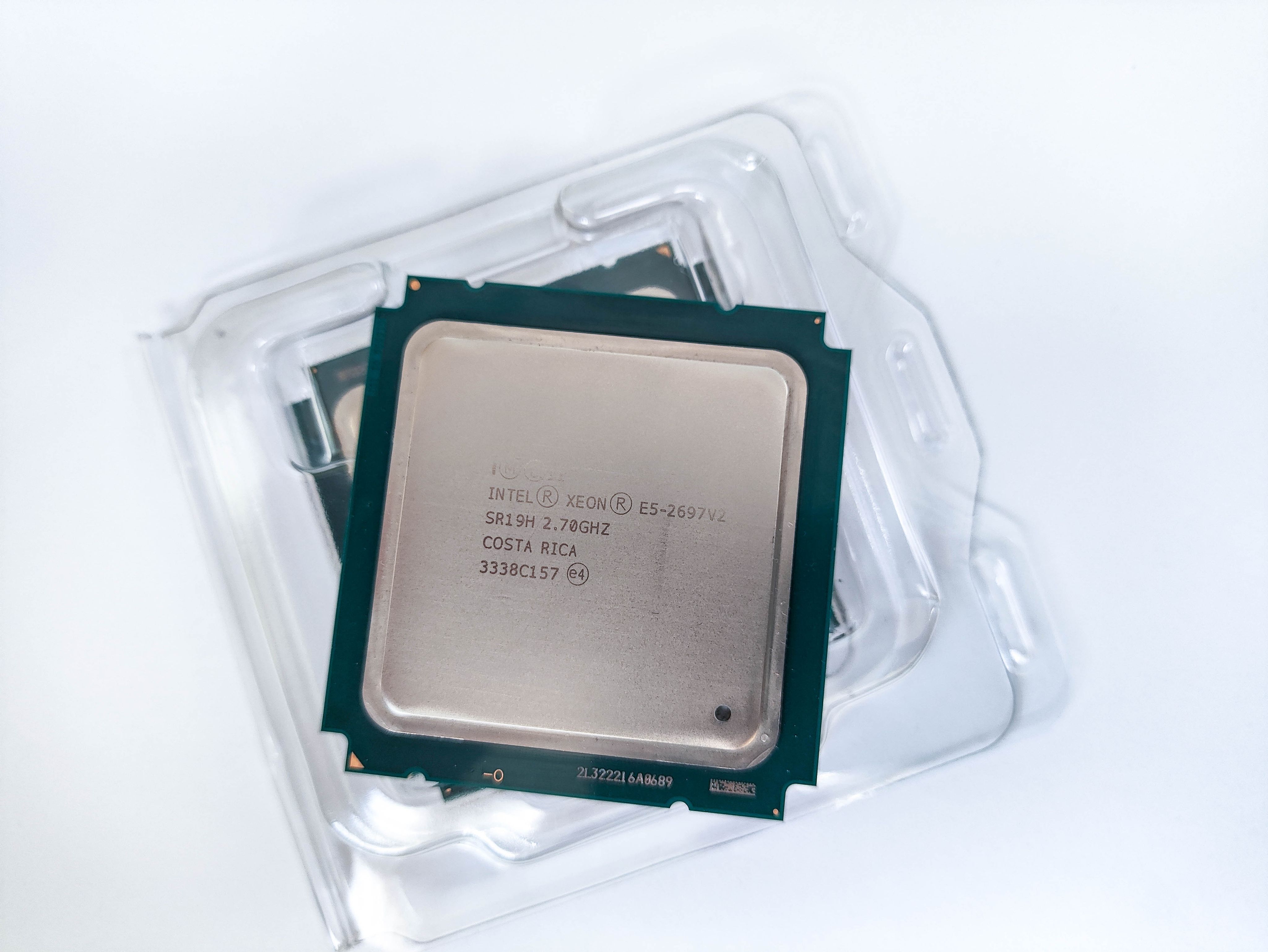 Intel Серверный процессор Intel Xeon E5 2697 v2 SR19H OEM (без кулера)