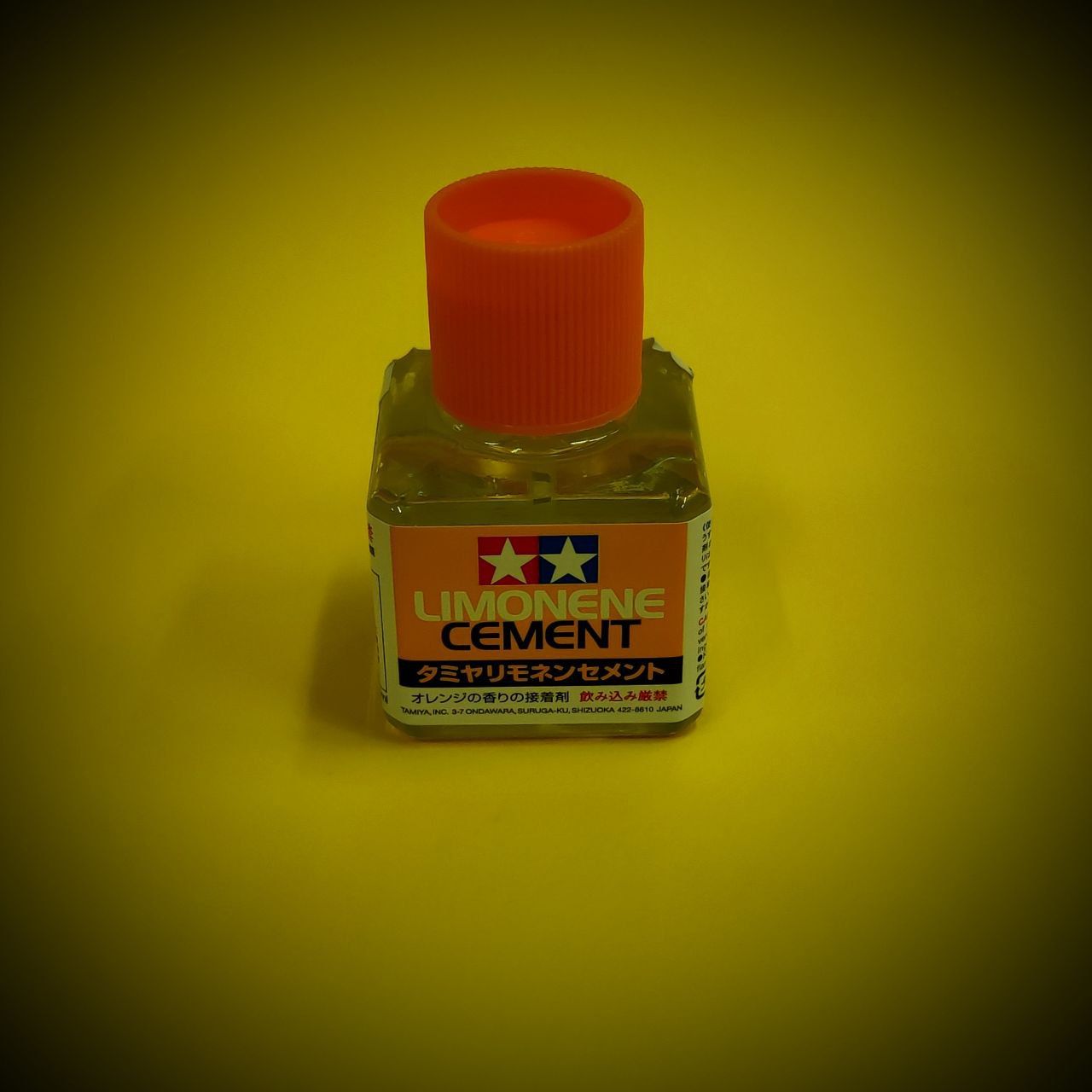 Клей для пластика с кисточкой, с запахом лимона, 40 мл (Limonene cement, 40 ml) Tamiya, 87113