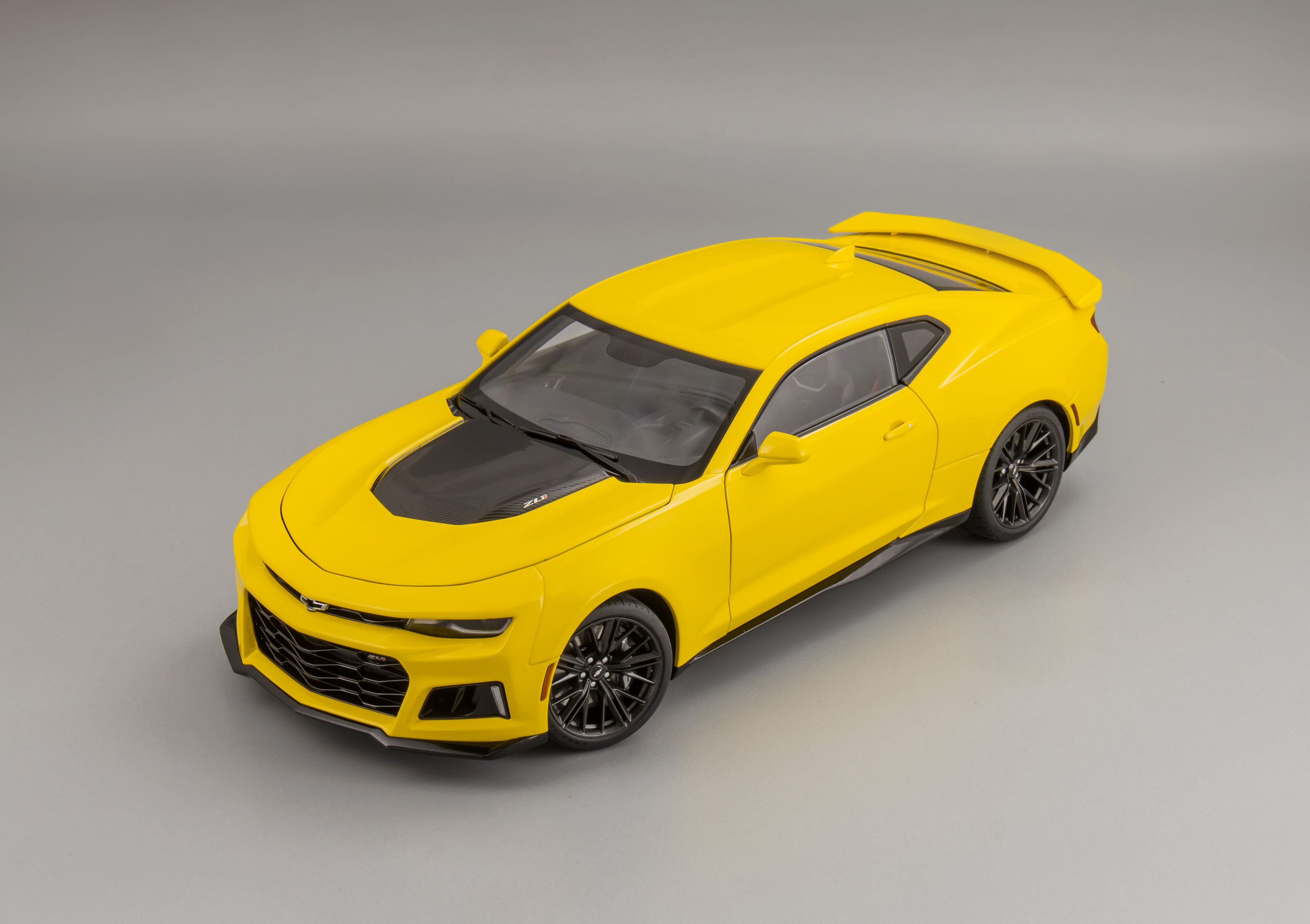 Chevrolet Camaro zl1 2017 Р¶С‘Р»С‚С‹Р№