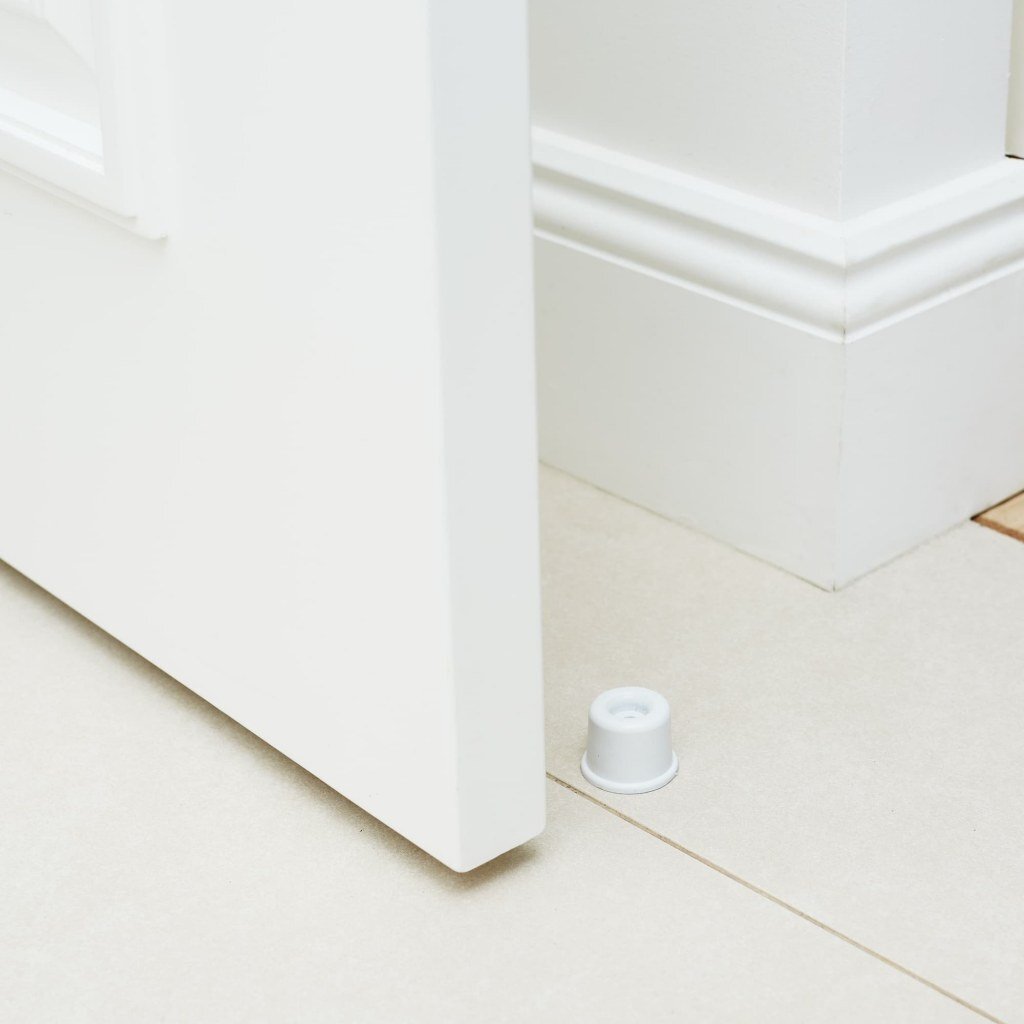 Двойные двери с ограничителем