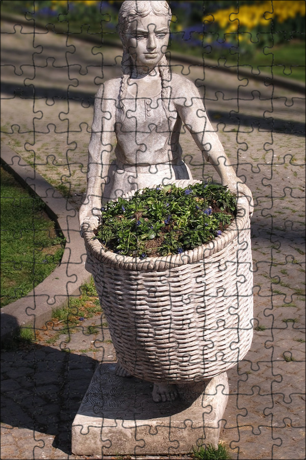 Счастливый амулет цветочница часть 34. Садовая скульптура. Садовая фигура. Клумба со скульптурой. Фигурки для сада.