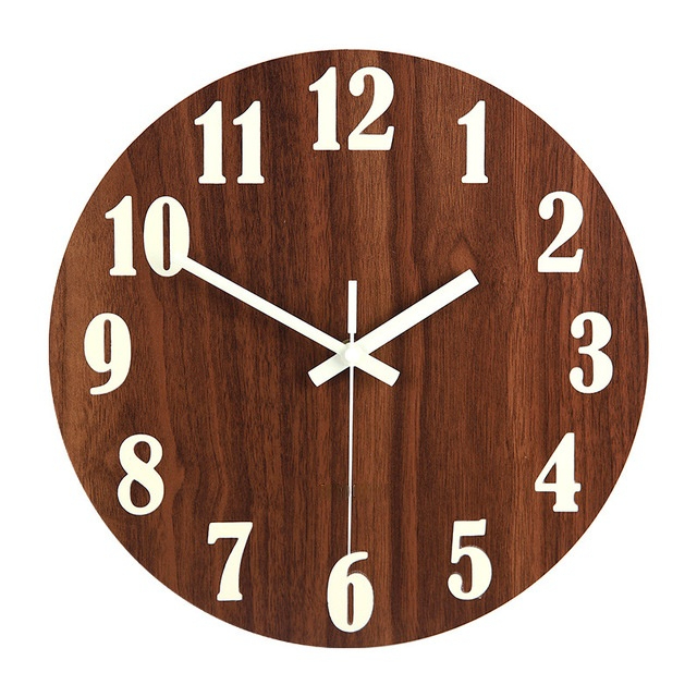 Часы настенные коричневые