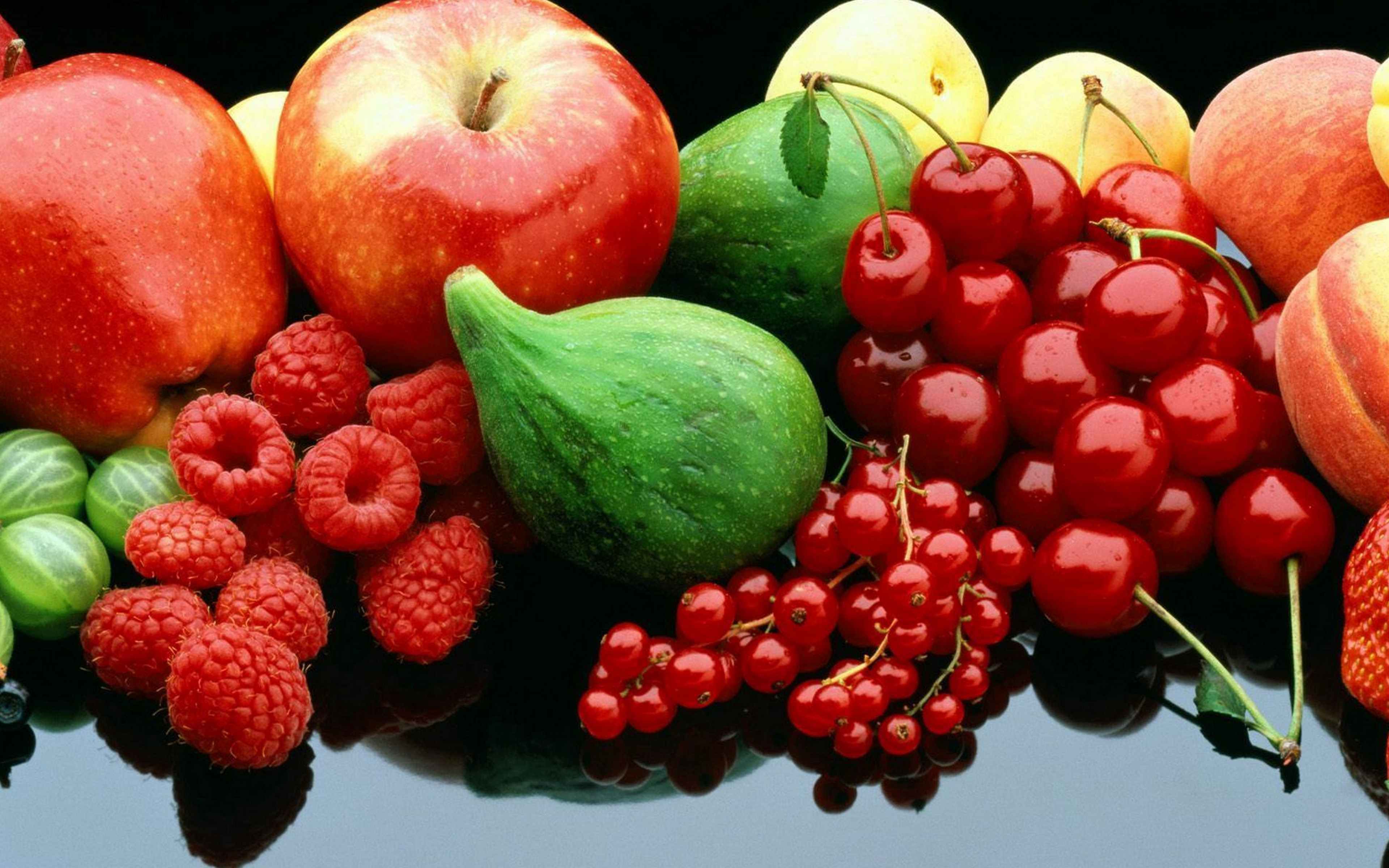 Фруктовые ряда. Фрукты. Разные фрукты. Фрукты фон. Овощи, фрукты, ягоды.