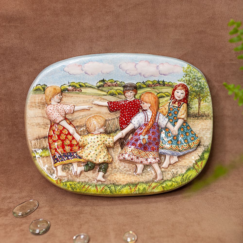 ярославская керамическая мануфактура елка с игрушками. изразец русалка. крыжовник керамика ярославская мануфактура. ярославская майолика изразцы. декор из плитки чаепитие.