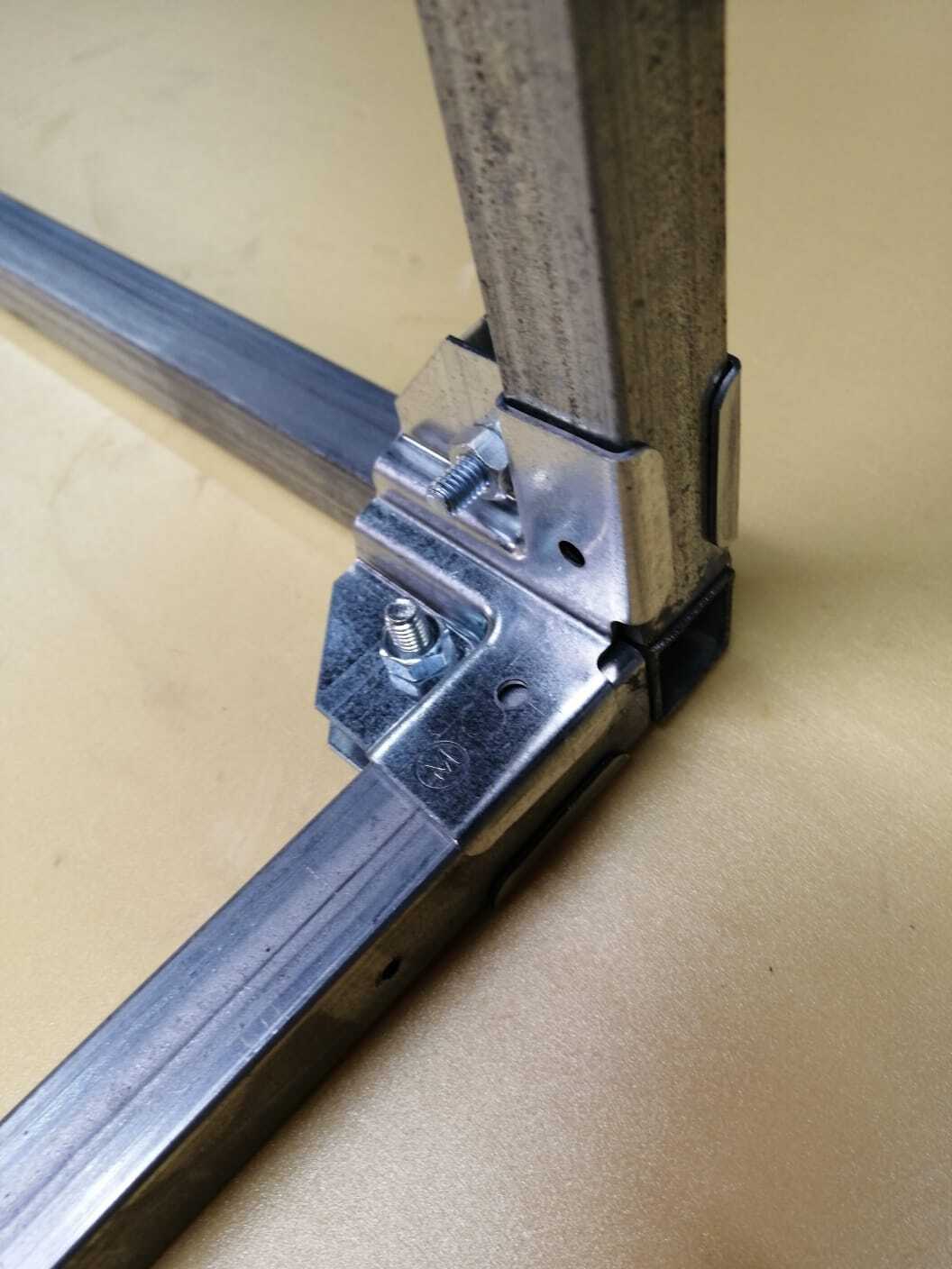 Крепеж для теплицы. Теплица оцинкованный каркас 40х20 мм краб система. Монолитный поликарбонат/ colibri теплицы. Крепление для теплицы. Крепежные соединительные для теплицы.