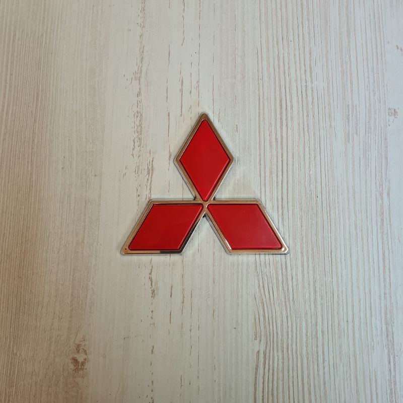 Значок Mitsubishi значок Mitsubishi