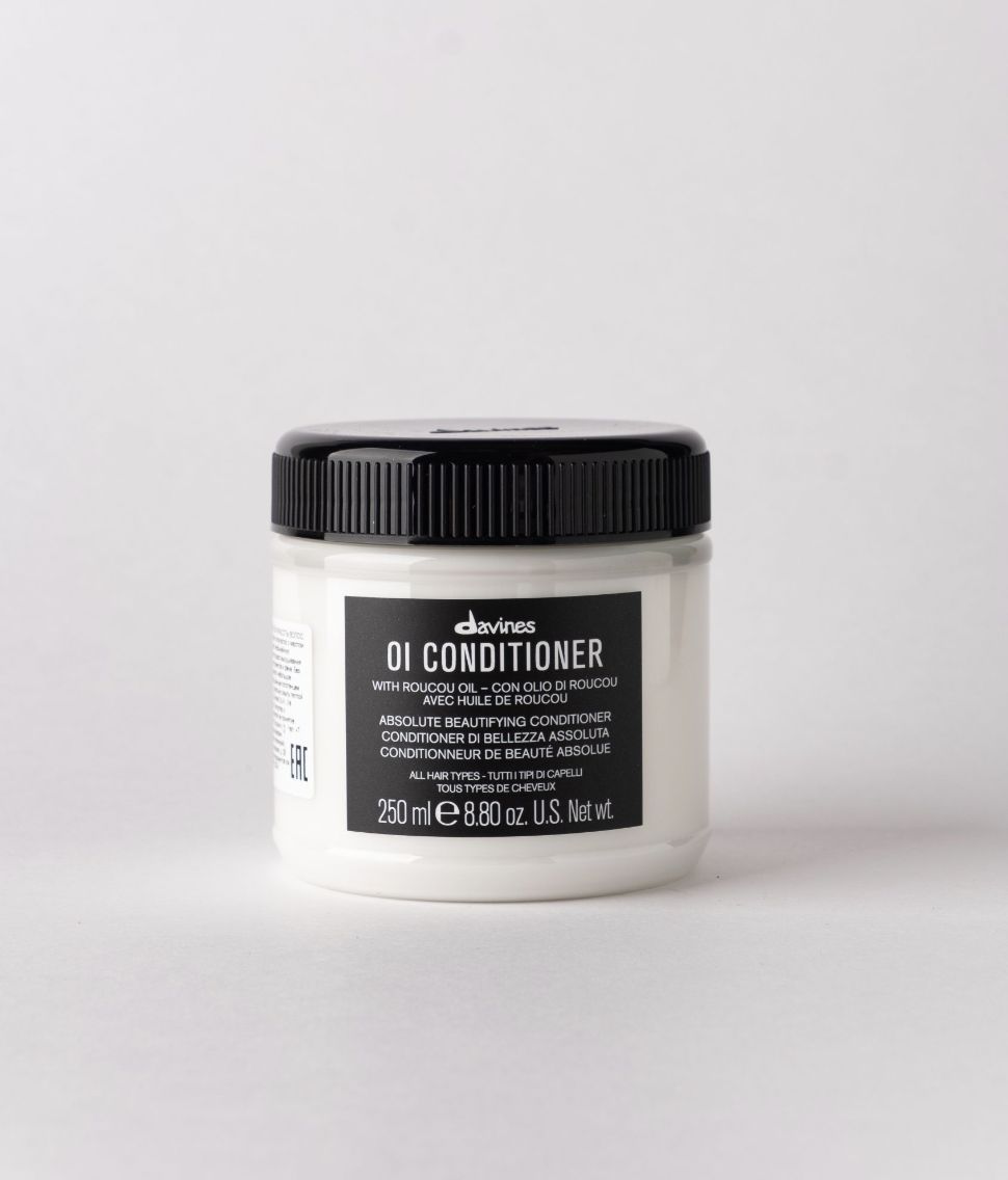 Oi conditioner. Davines oi кондиционер. Маска-кондиционер для волос Davines oi absolute Beautifying Conditioner. Кондиционер oi Davines 1 литр. Davines состав кондиционера oi