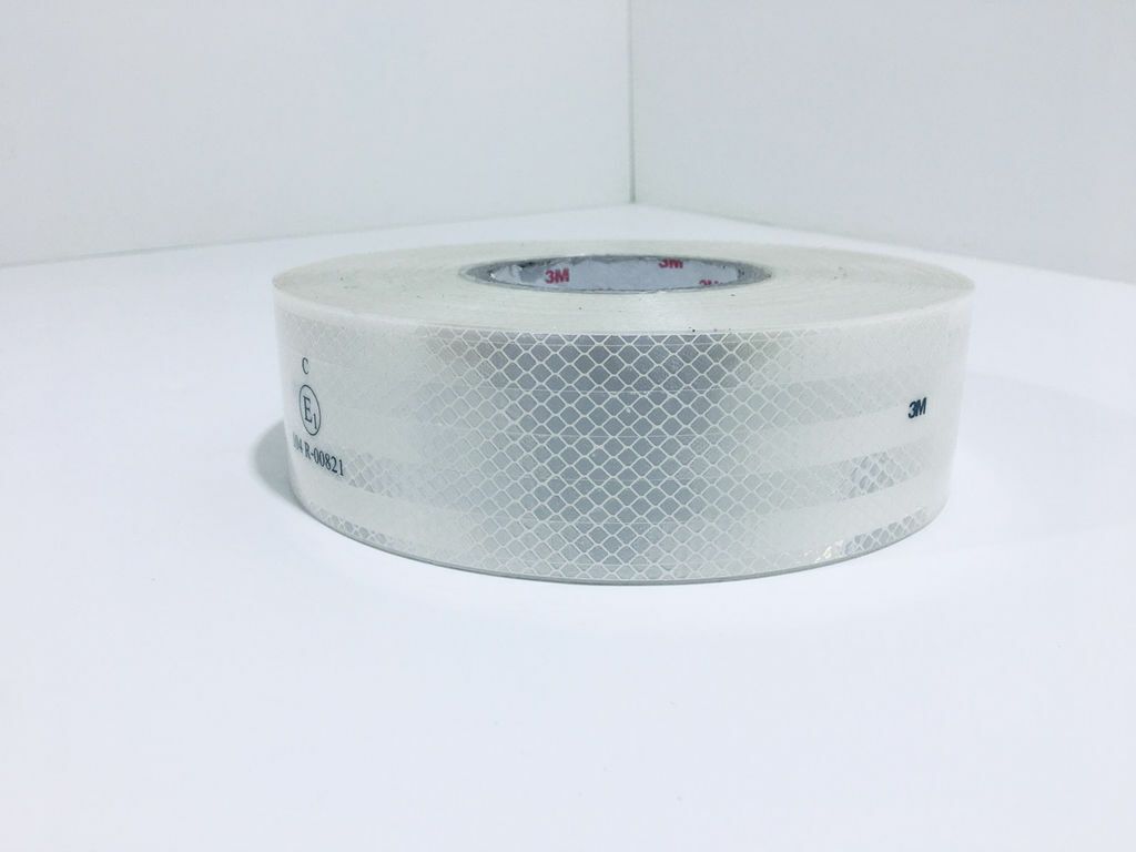 Светоотражающая пленка белая. Световозвращающий слэп браслет. Белый светоотражатель. Светоотражающие ленты самоклеющиеся красные. Светоотражающий брелок круглый.