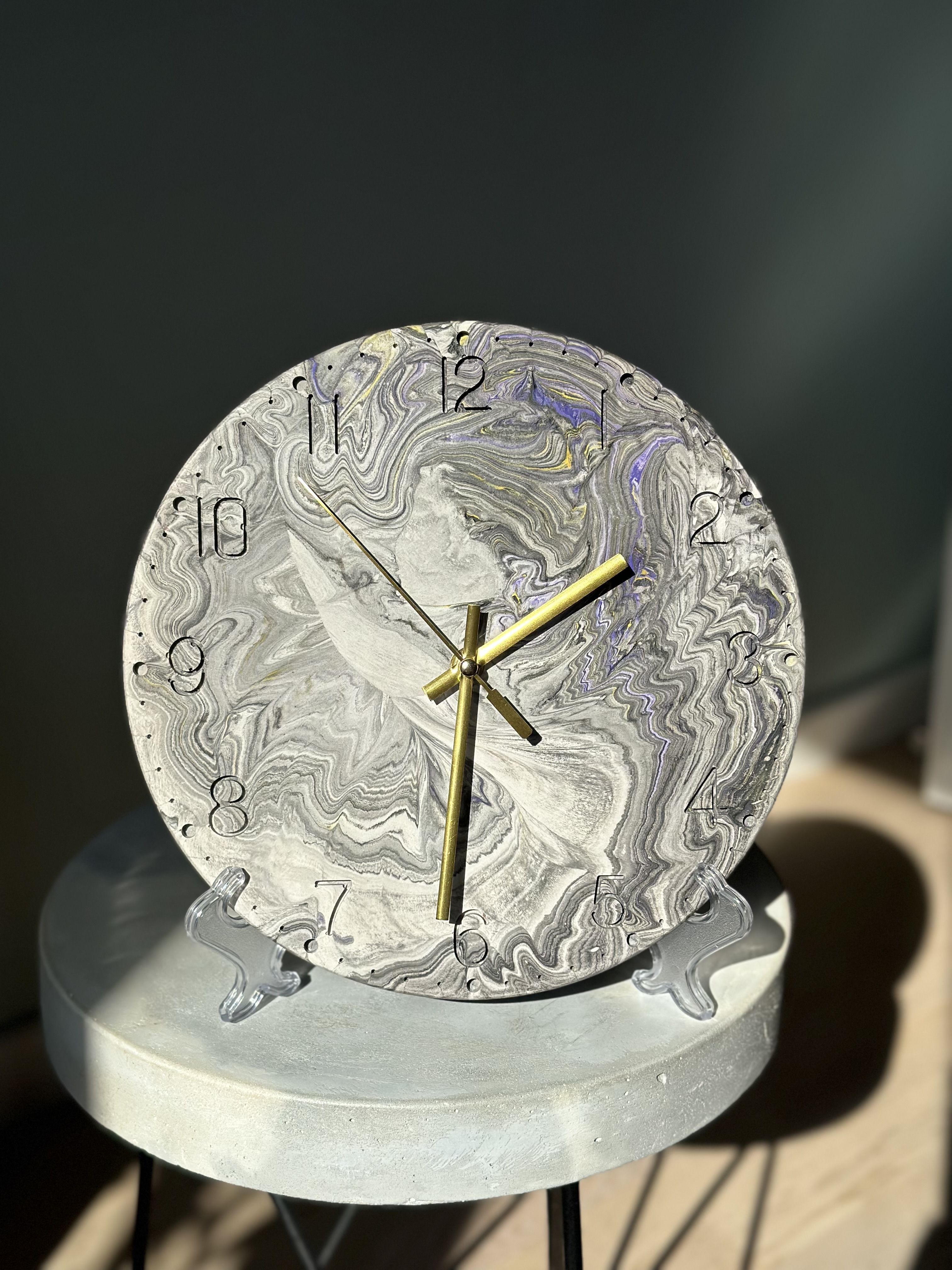 Часы из гипса настенные. Часы из гипса барельеф. Гипсовые часы на стену. Часы из гипса настенные. Гипсовые часы.