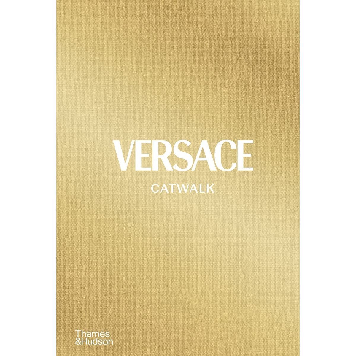 Книга Versace Catwalk The Complete Collections Версаче подиум высокая мода  стиль дизайн - купить с доставкой по выгодным ценам в интернет-магазине  OZON (536981560)