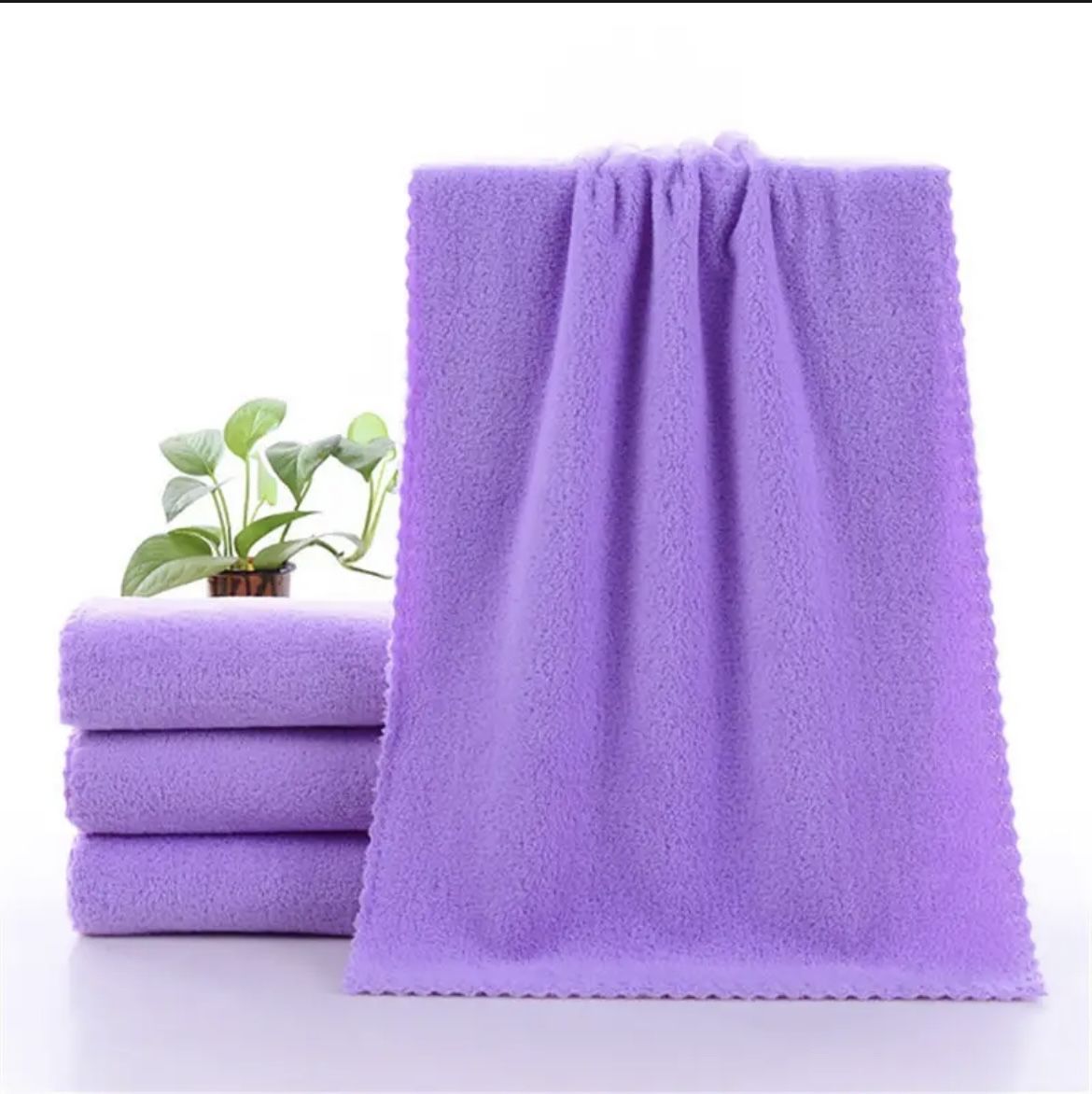 Мир полотенце. Сиреневое полотенце. Лиловое полотенце. Бархатное полотенце. Полотенце сиреневое махровое.