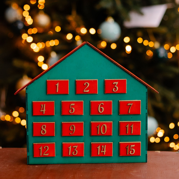 Деревянный цветной адвент-календарь на 15 дней - купить с доставкой по ...