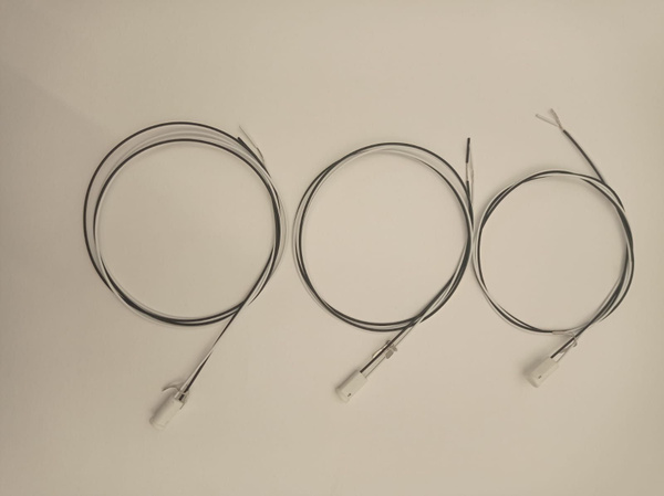 Характеристики Патрон для галогеновых и светодиодных ламп G4 с проводом ...