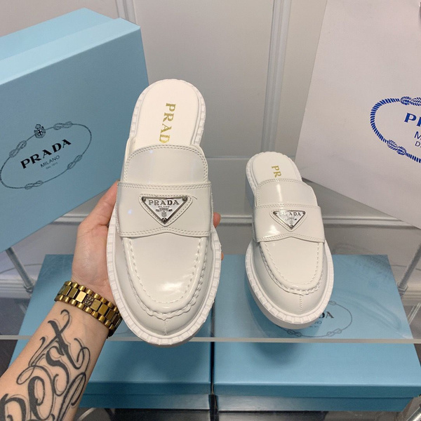 Лоферы Prada - купить с доставкой по выгодным ценам в интернет-магазине ...