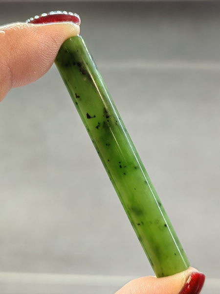 Образец минерала, натуральный байкальский зеленый нефрит - купить с ...